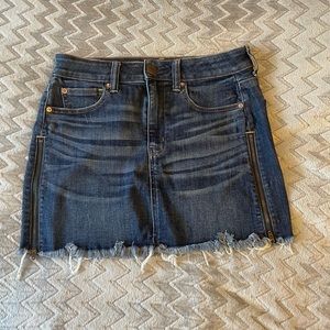 American eagle denim mini skirt. Size 6. Only worn a handful of times.